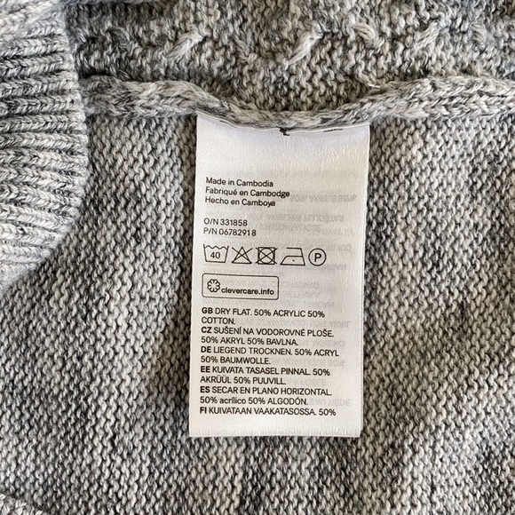 Cozy v-neck sweater - Picture 8 of 8